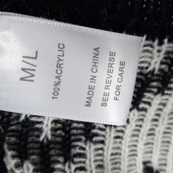 WISHLIST BLACK/ WHITE CHEVRIN SWEATER SZ XL - Picture 5 of 14